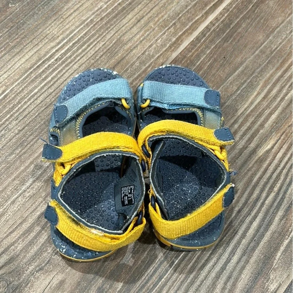 Boys Size 8 Toddler Blue Yellow‎ Strappy Sporty Sandals